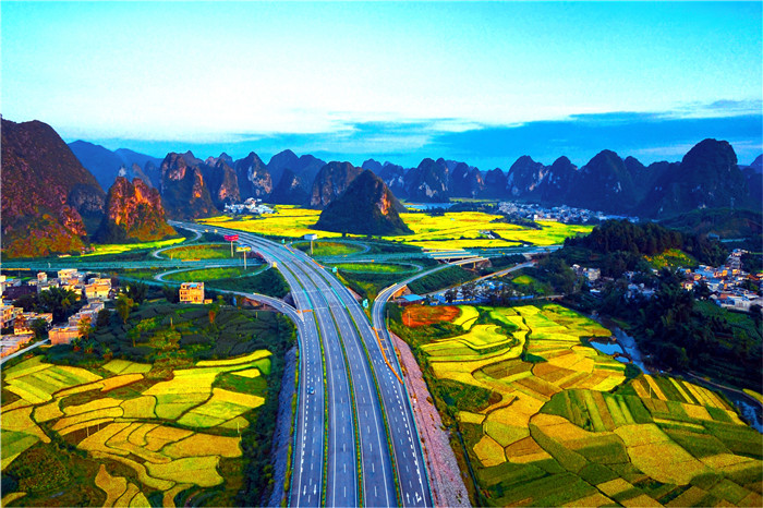 广西山水舞台秀,民族服饰演绎壮乡风情